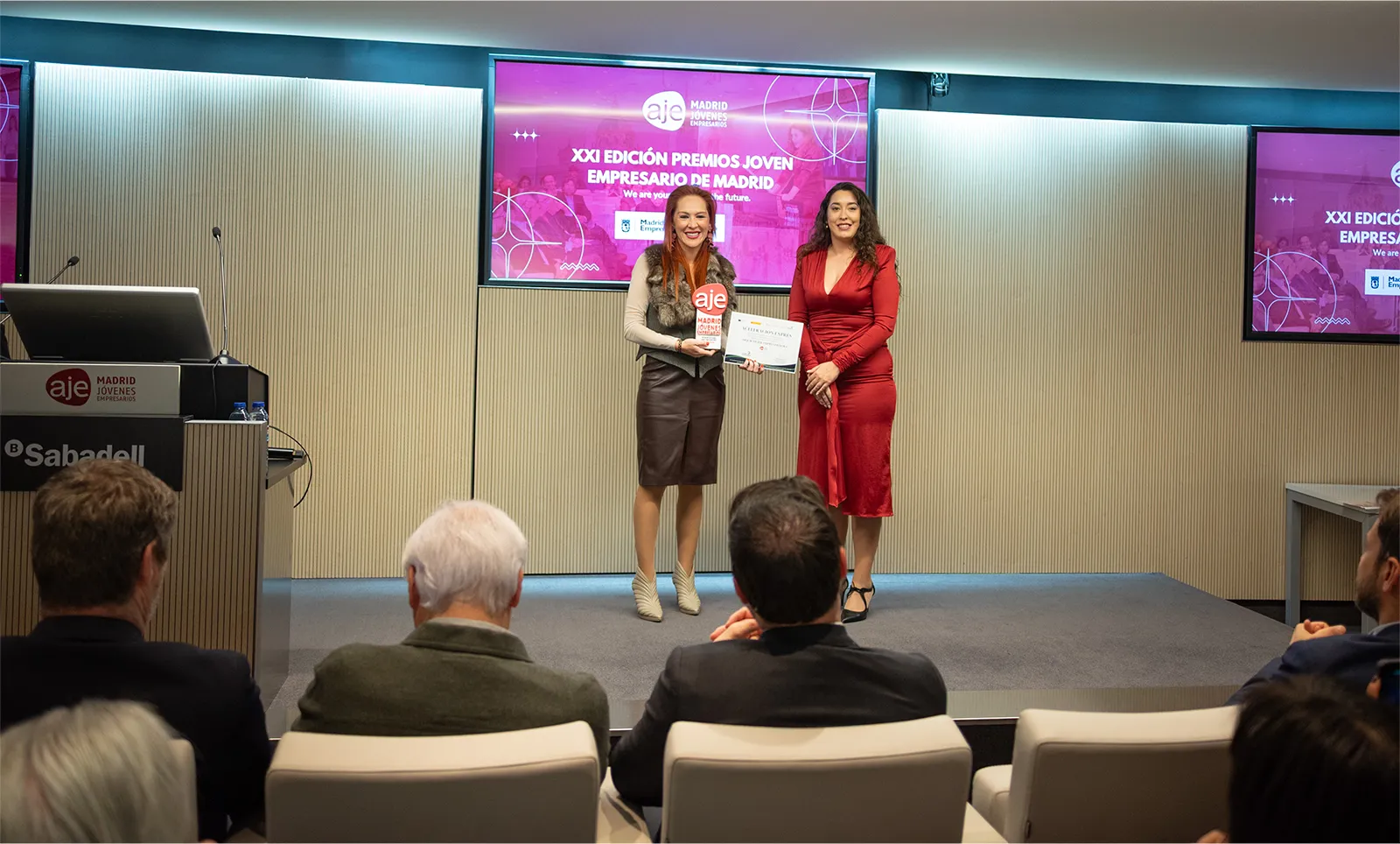 INNOVAR ES CUIDAR, Premios AJE-Madrid Dra. Arrojo