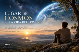 Persona contemplando la Tierra y el cosmos desde una montaña al amanecer.